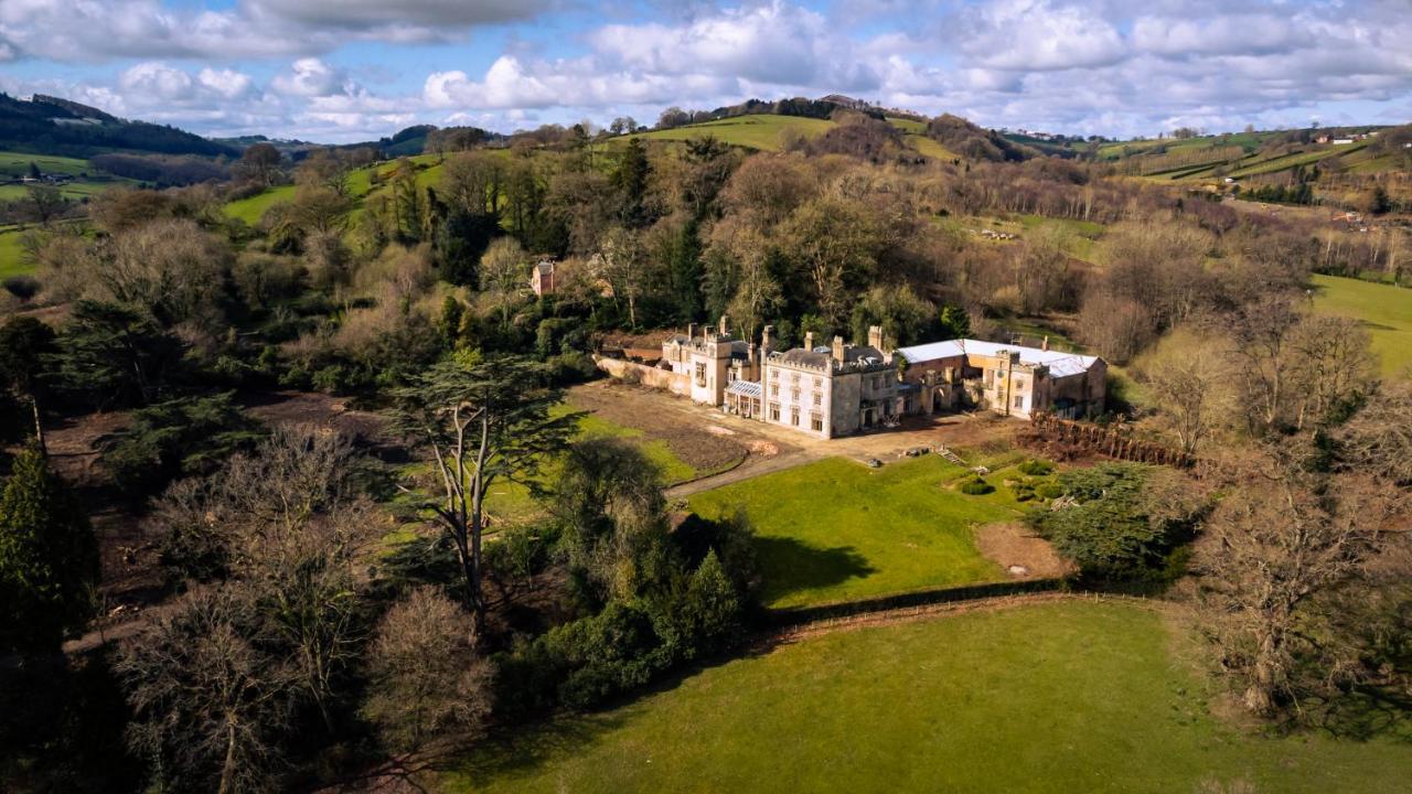 Llanerchydol Hall Suites 웰시풀 외부 사진
