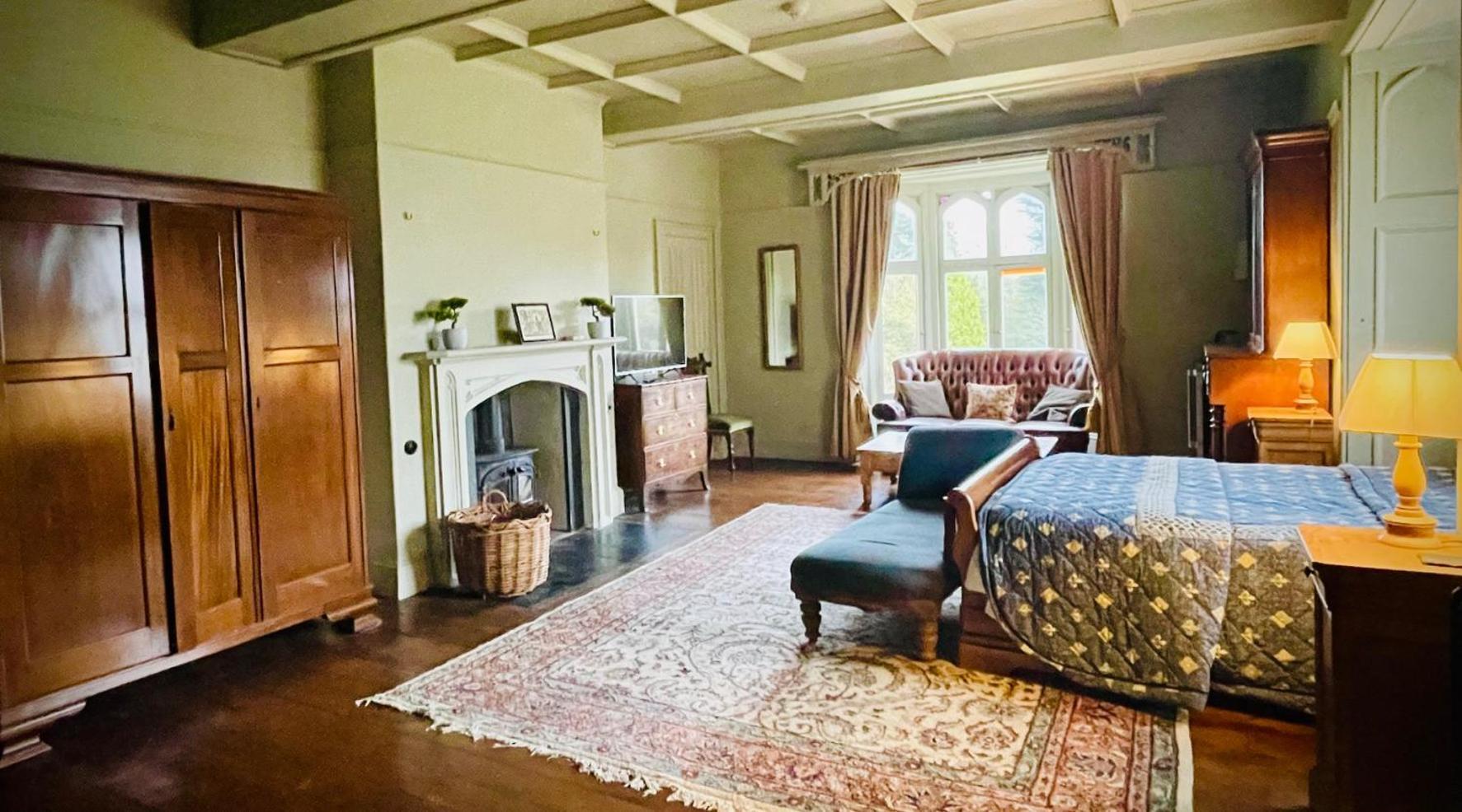 Llanerchydol Hall Suites 웰시풀 외부 사진