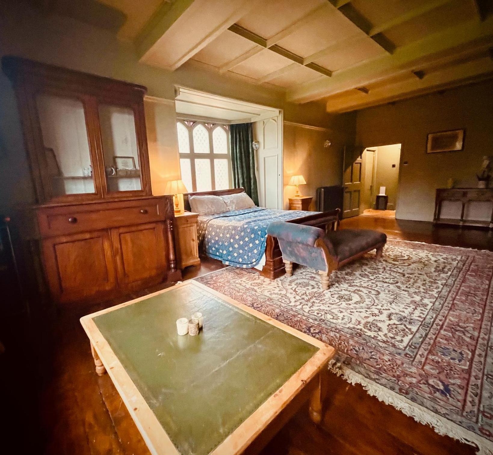 Llanerchydol Hall Suites 웰시풀 외부 사진